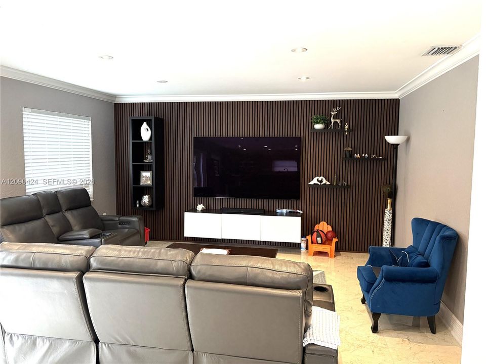 For Rent: $3,550 (3 beds, 2 baths, 1529 Square Feet)