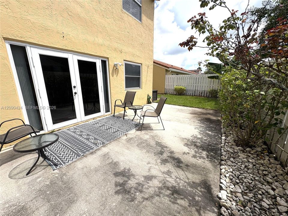 For Rent: $3,550 (3 beds, 2 baths, 1529 Square Feet)