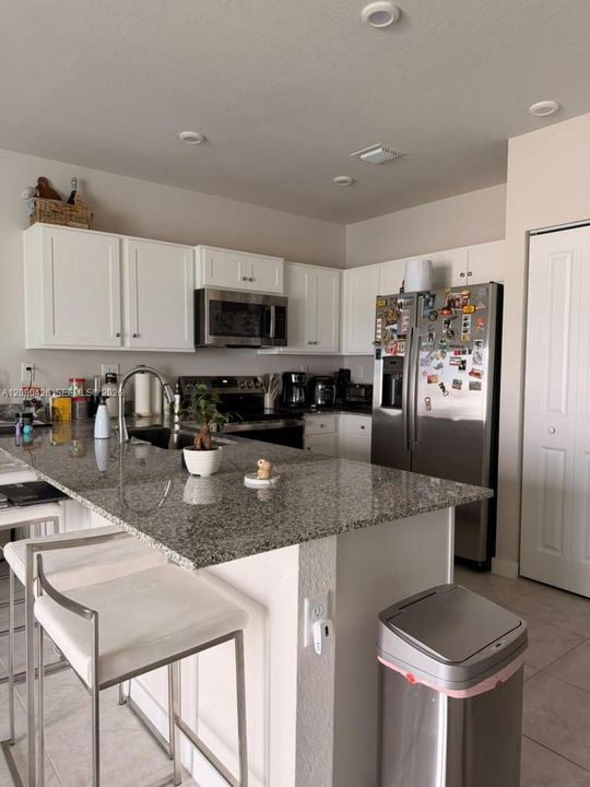 For Rent: $2,600 (3 beds, 3 baths, 1425 Square Feet)