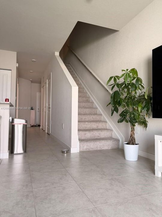 For Rent: $2,600 (3 beds, 3 baths, 1425 Square Feet)