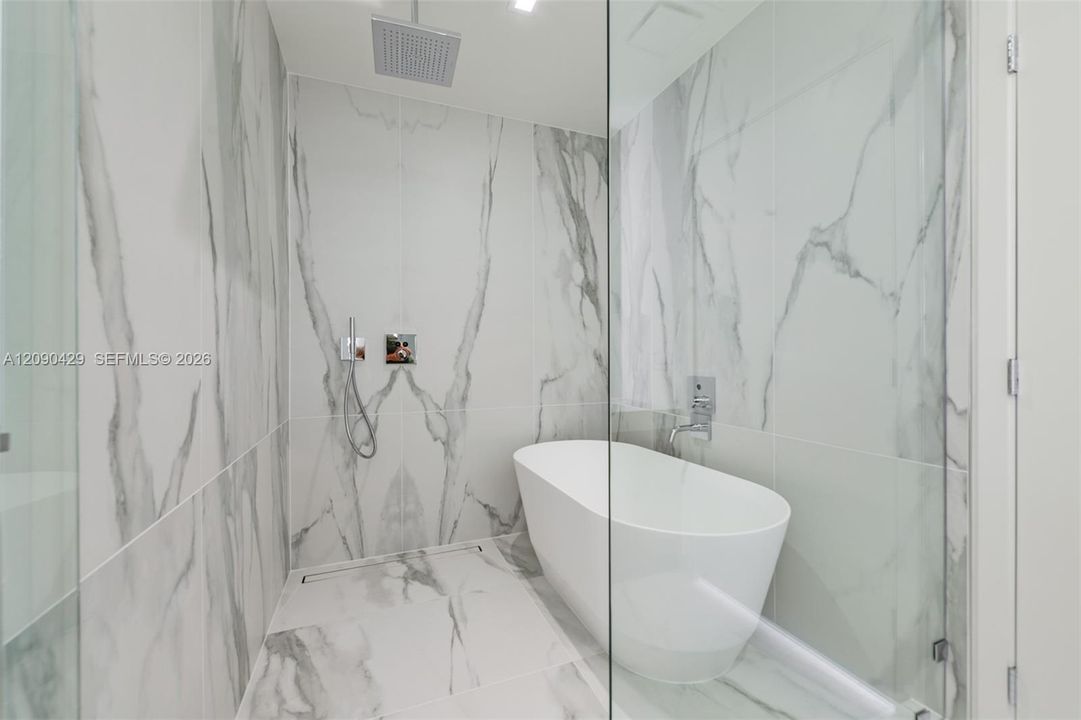 В аренду: $16,000 (3 спален, 3 ванн, 0 Квадратных фут)