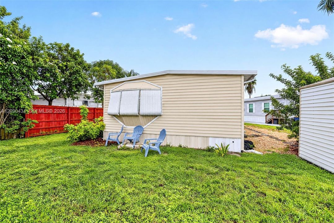 For Sale: $269,000 (2 beds, 2 baths, 1240 Square Feet)