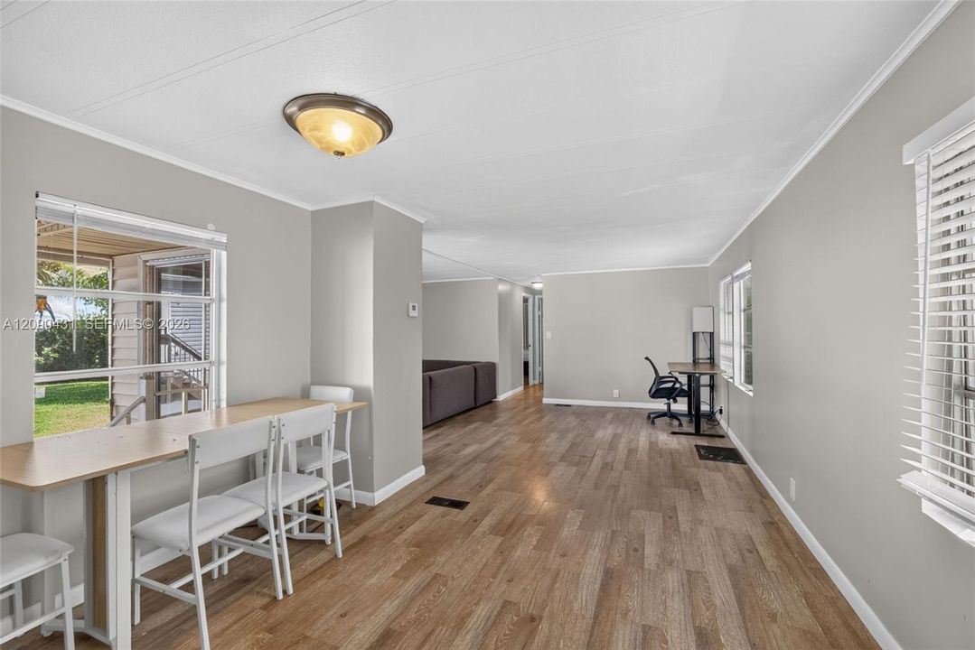 For Sale: $269,000 (2 beds, 2 baths, 1240 Square Feet)