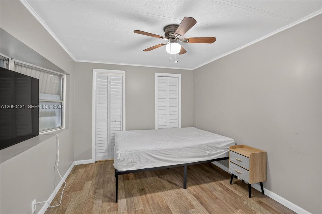 For Sale: $269,000 (2 beds, 2 baths, 1240 Square Feet)