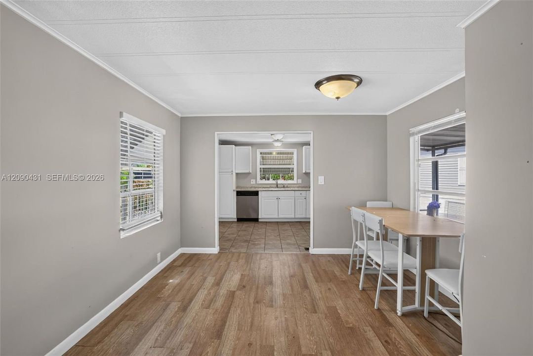For Sale: $269,000 (2 beds, 2 baths, 1240 Square Feet)