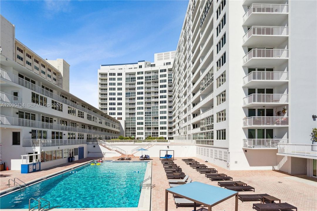 В аренду: $4,950 (2 спален, 2 ванн, 1050 Квадратных фут)