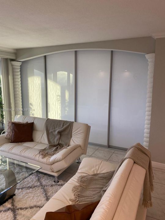 В аренду: $4,950 (2 спален, 2 ванн, 1050 Квадратных фут)