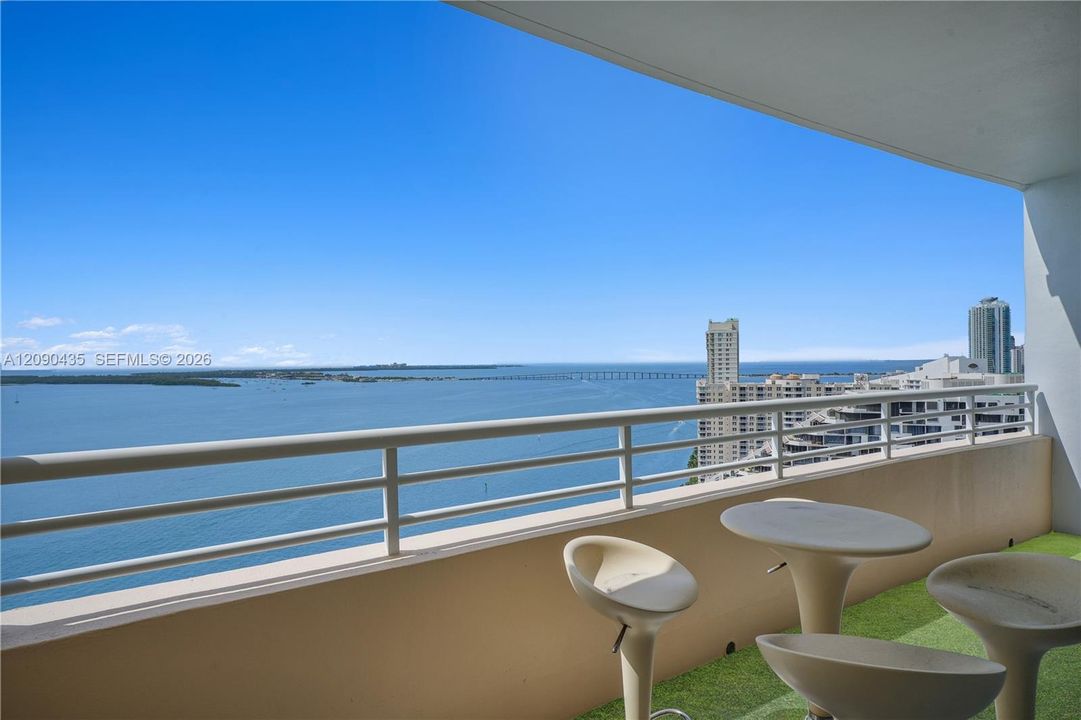 For Rent: $4,700 (2 beds, 2 baths, 1317 Square Feet)