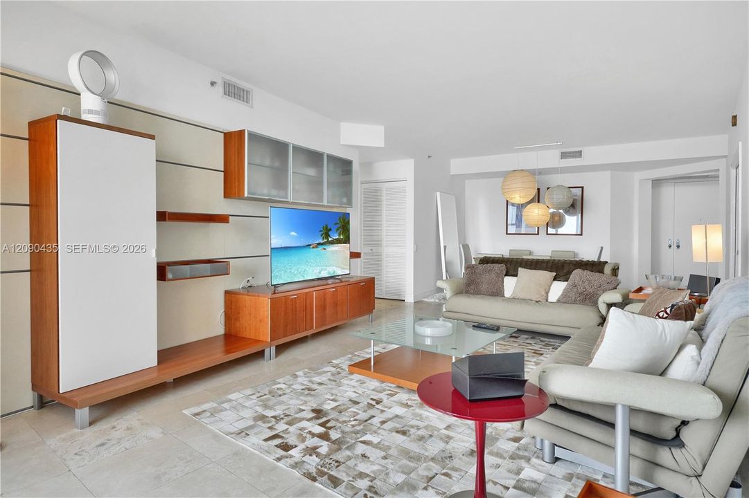For Rent: $4,700 (2 beds, 2 baths, 1317 Square Feet)