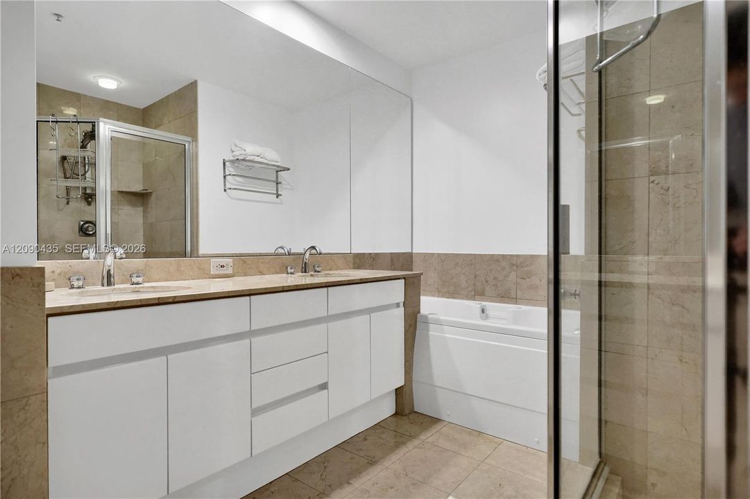 For Rent: $4,700 (2 beds, 2 baths, 1317 Square Feet)