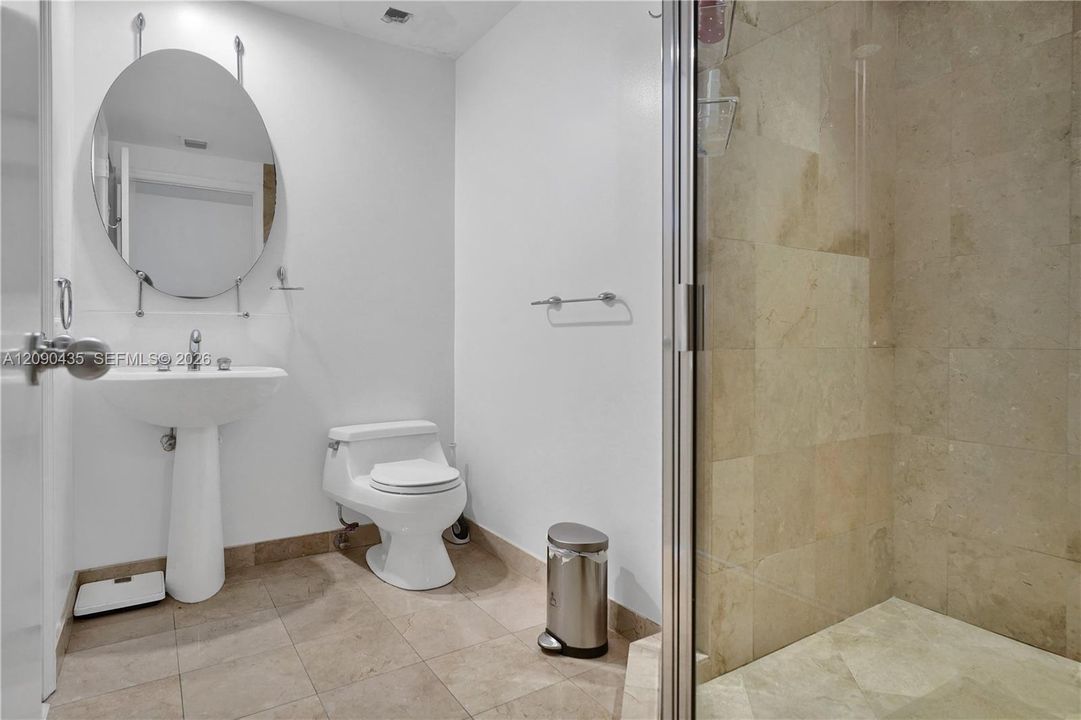 For Rent: $4,700 (2 beds, 2 baths, 1317 Square Feet)