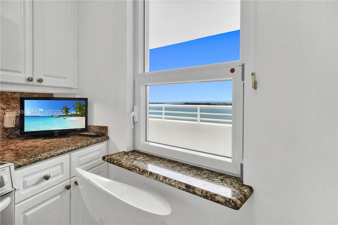 For Rent: $4,700 (2 beds, 2 baths, 1317 Square Feet)