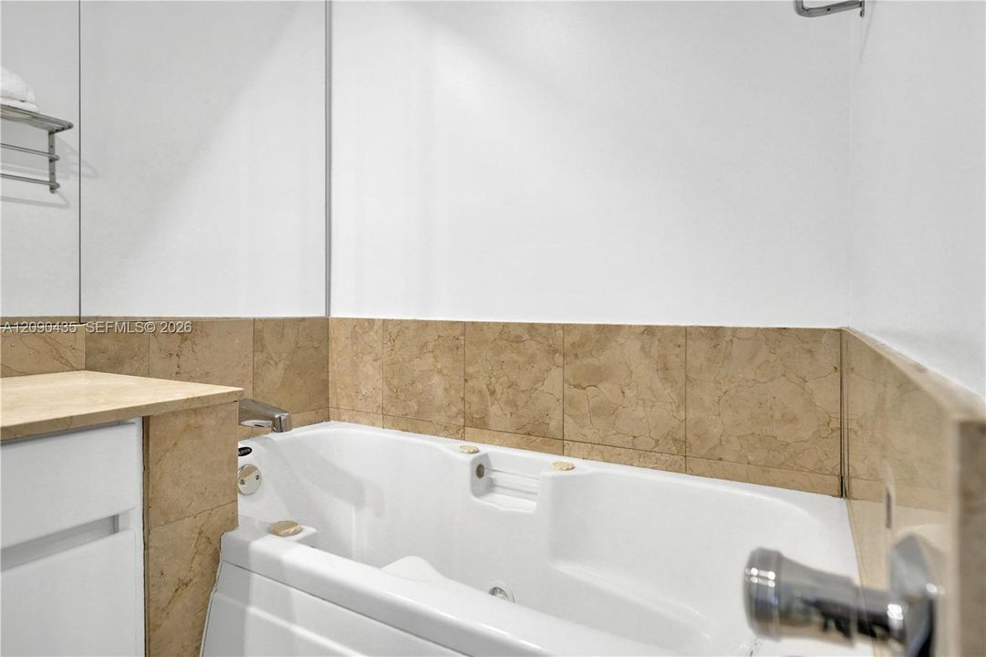 For Rent: $4,700 (2 beds, 2 baths, 1317 Square Feet)