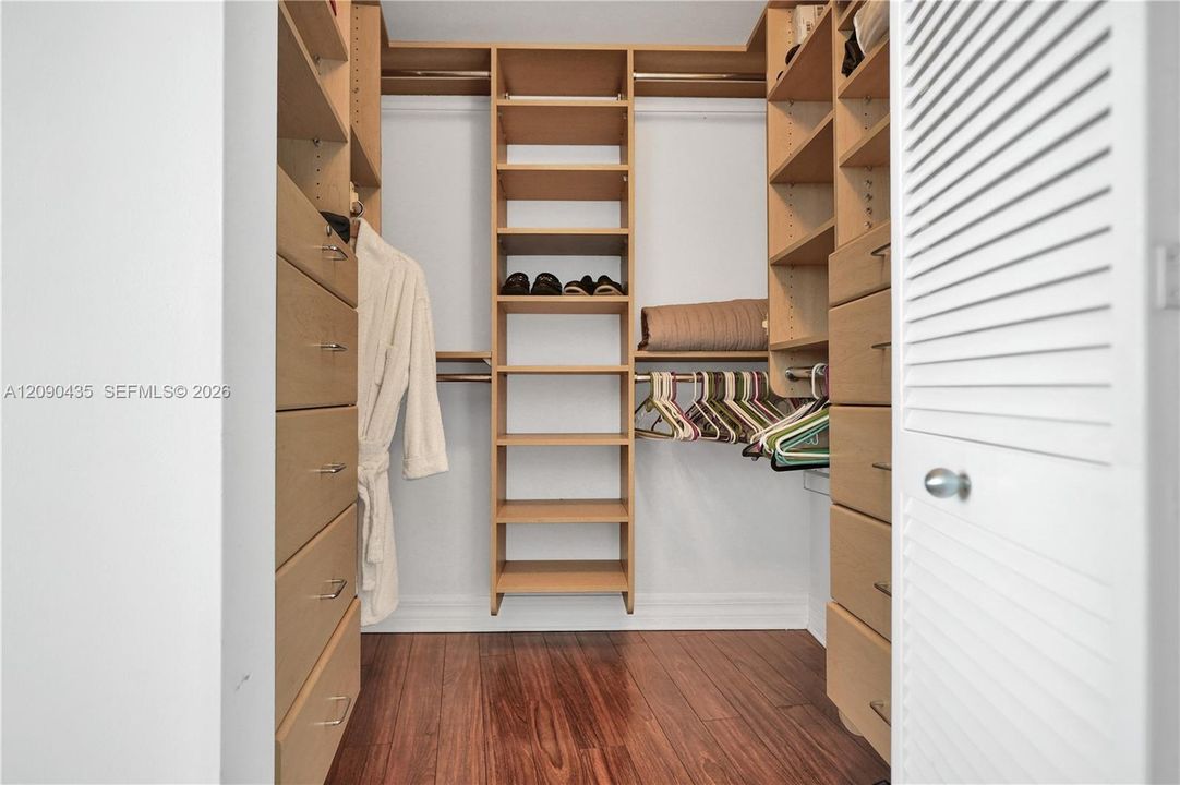 For Rent: $4,700 (2 beds, 2 baths, 1317 Square Feet)