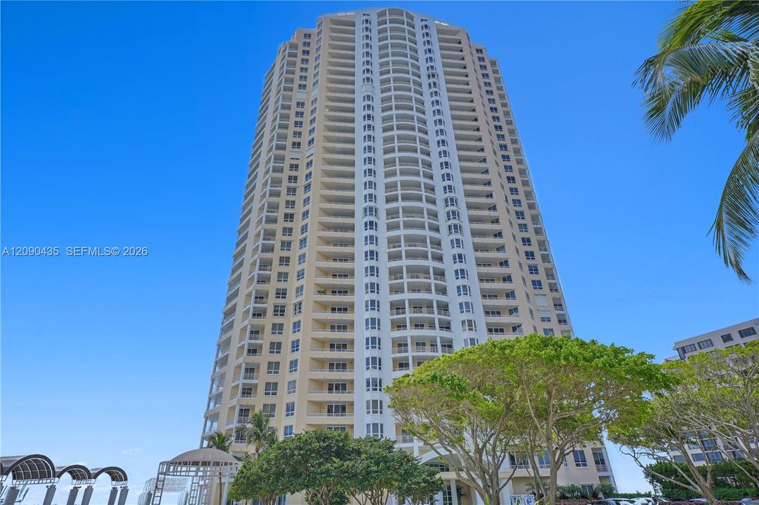 For Rent: $4,700 (2 beds, 2 baths, 1317 Square Feet)