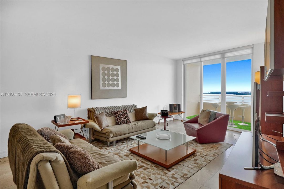 For Rent: $4,700 (2 beds, 2 baths, 1317 Square Feet)