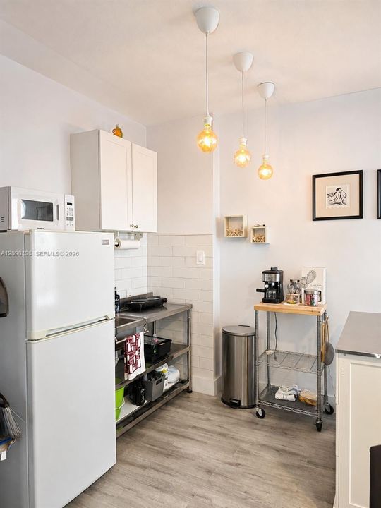 For Rent: $1,750 (0 beds, 1 baths, 350 Square Feet)