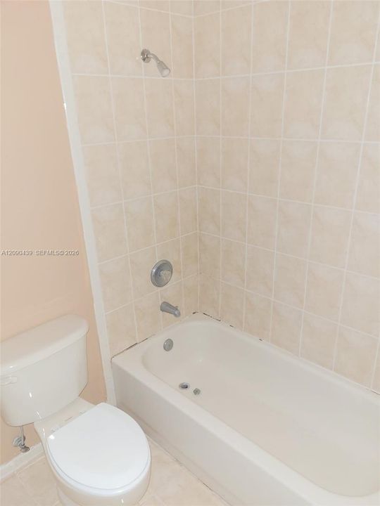 For Rent: $1,900 (2 beds, 2 baths, 1048 Square Feet)