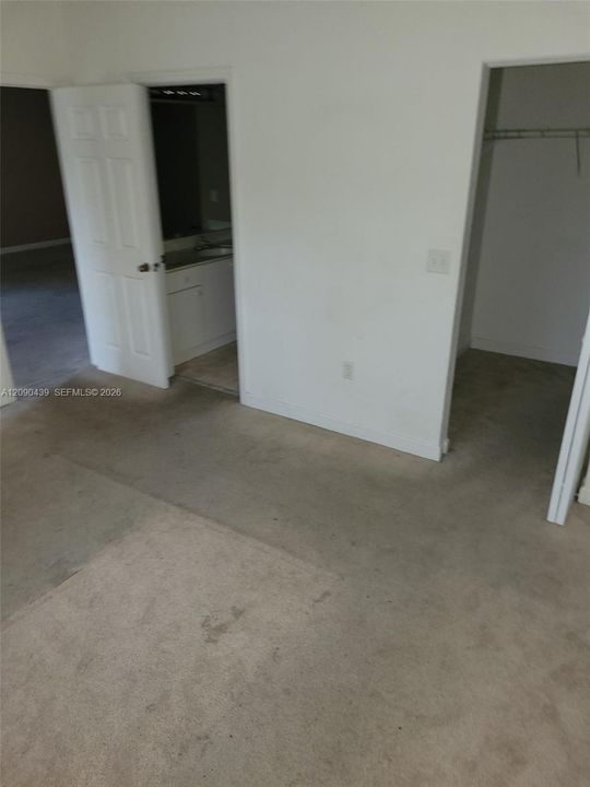 For Rent: $1,900 (2 beds, 2 baths, 1048 Square Feet)