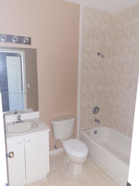 For Rent: $1,900 (2 beds, 2 baths, 1048 Square Feet)