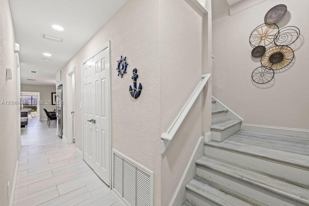 En Venta: $475,000 (3 camas, 3 baños, 1878 Pies cuadrados)