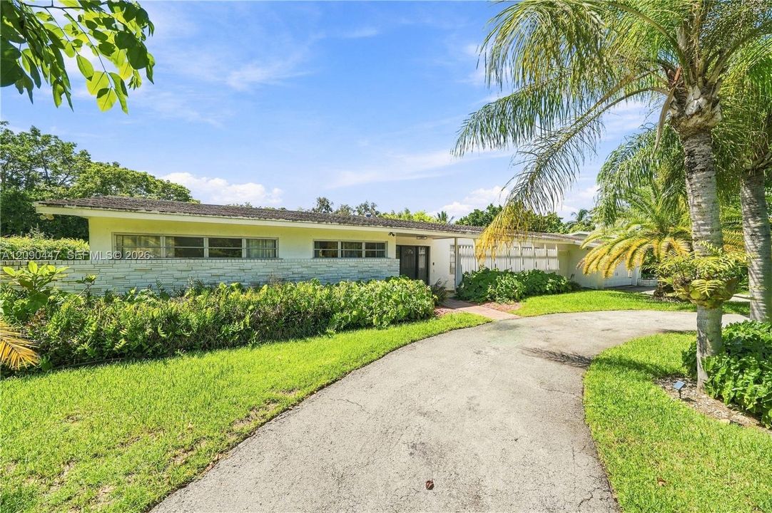 For Sale: $1,699,000 (3 beds, 2 baths, 1872 Square Feet)