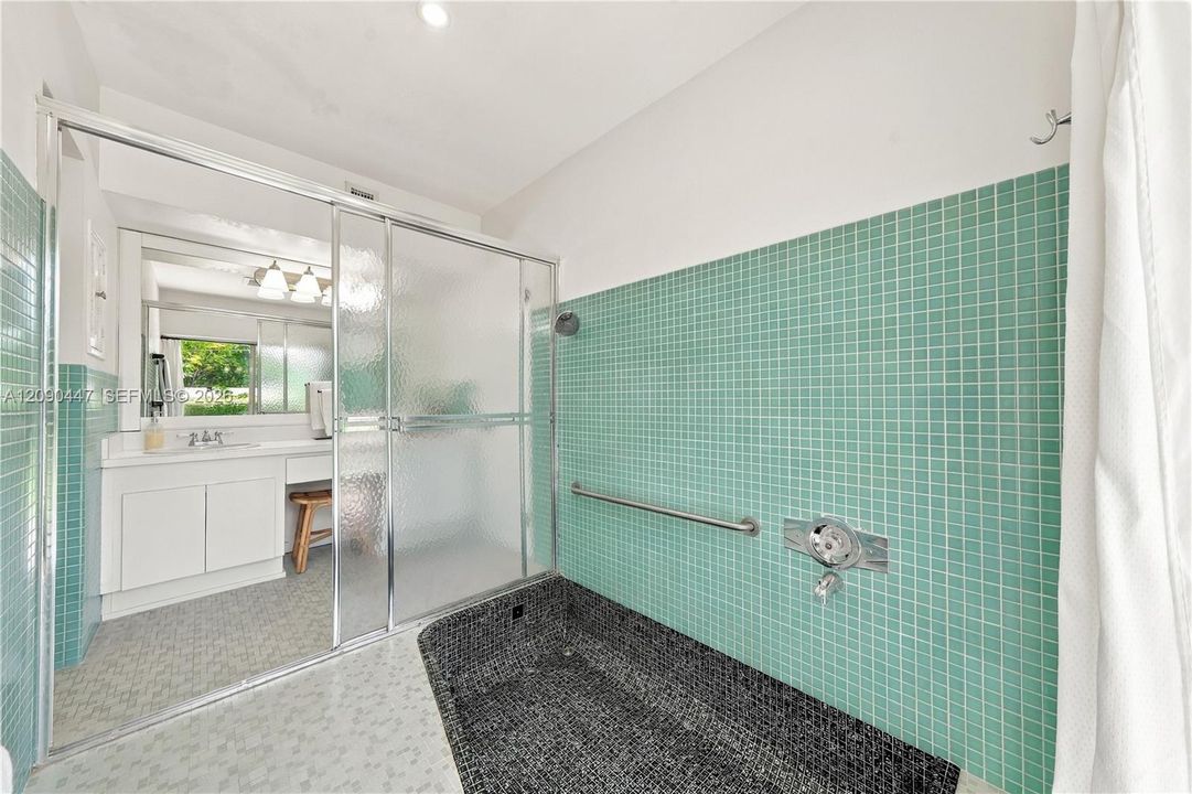 For Sale: $1,699,000 (3 beds, 2 baths, 1872 Square Feet)