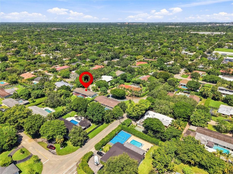 For Sale: $1,699,000 (3 beds, 2 baths, 1872 Square Feet)