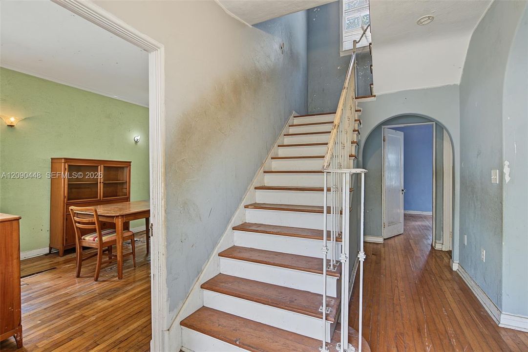 En Venta: $839,000 (3 camas, 2 baños, 1552 Pies cuadrados)