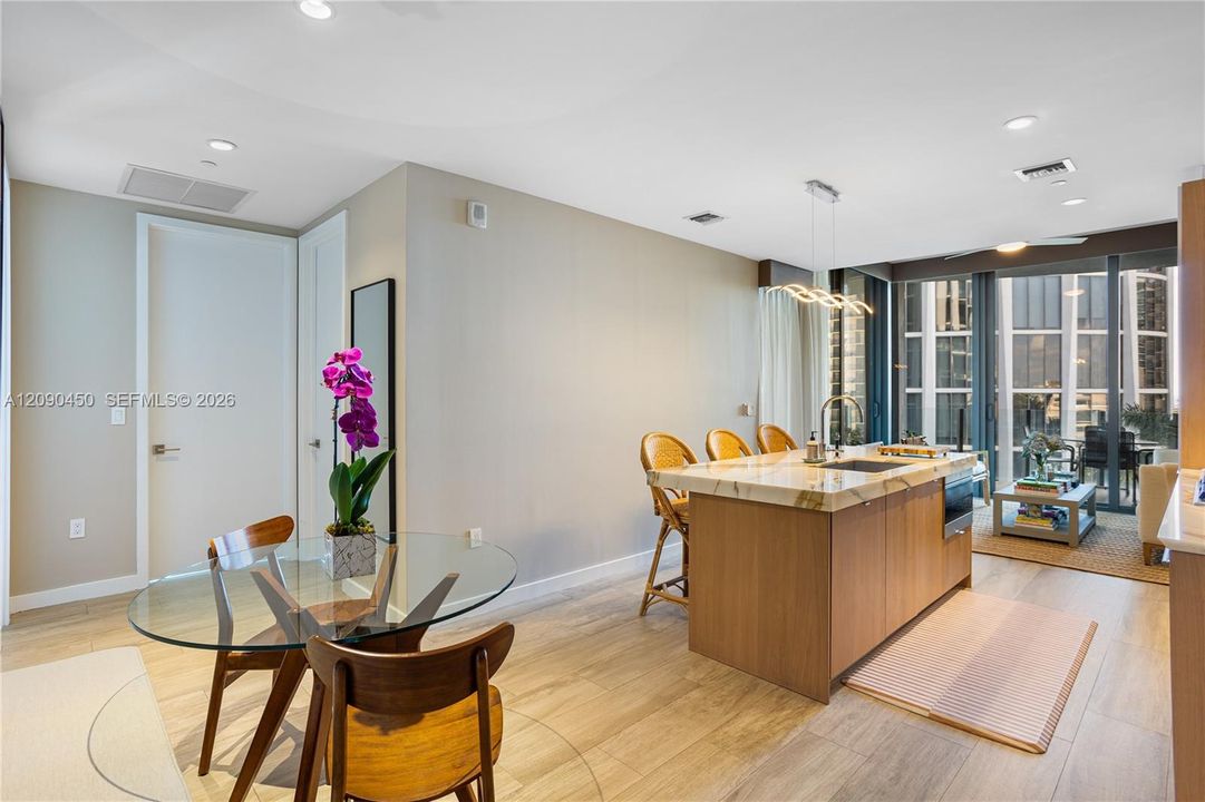 For Rent: $10,500 (2 beds, 2 baths, 1059 Square Feet)