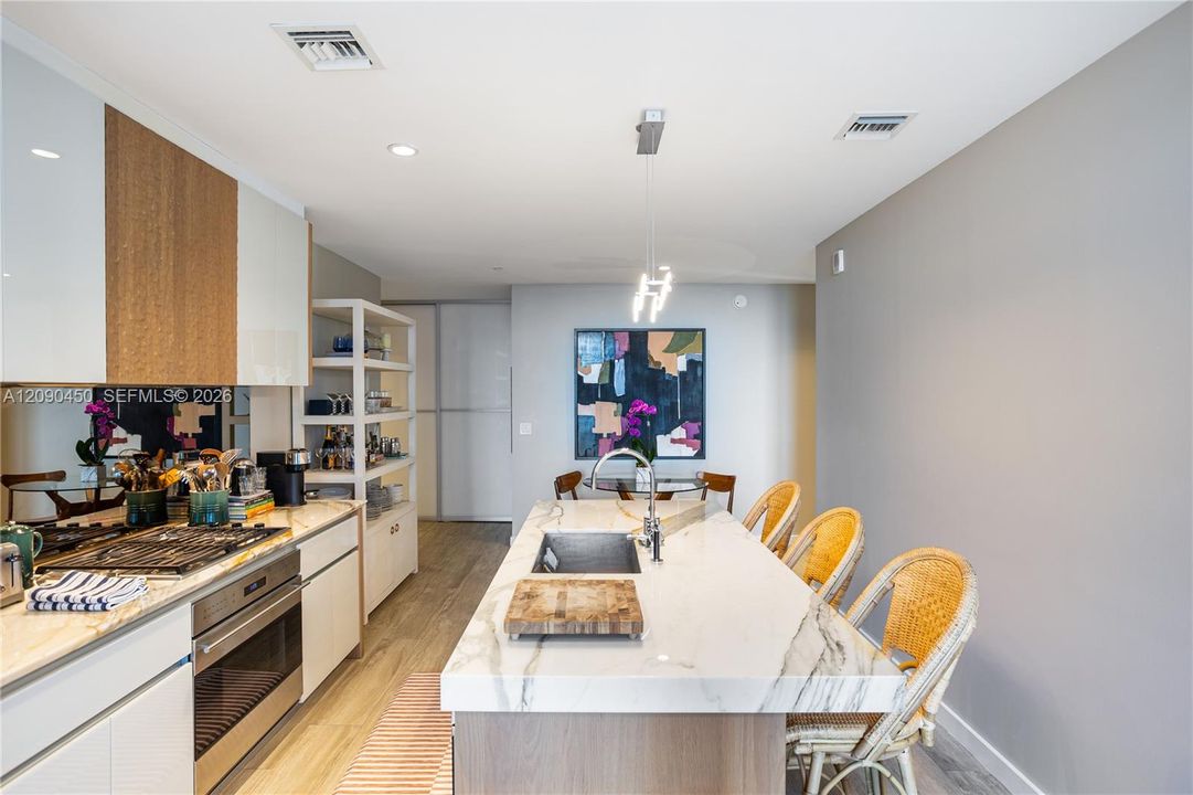 For Rent: $10,500 (2 beds, 2 baths, 1059 Square Feet)