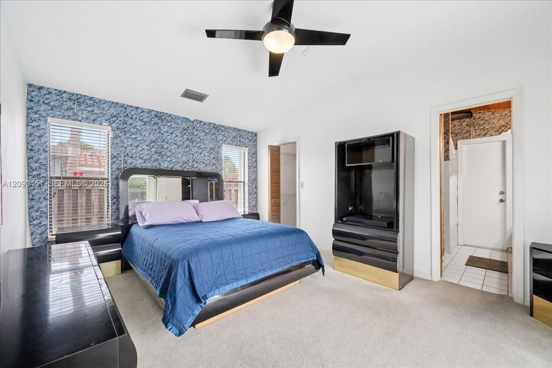 En Venta: $559,900 (4 camas, 2 baños, 1669 Pies cuadrados)