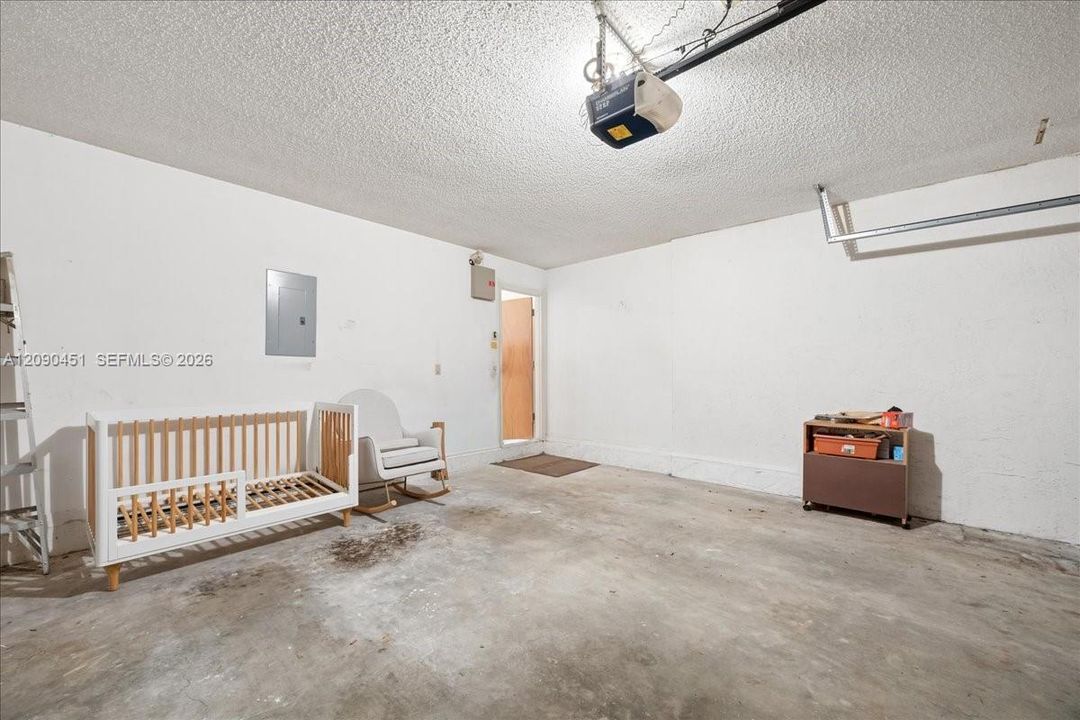 En Venta: $559,900 (4 camas, 2 baños, 1669 Pies cuadrados)
