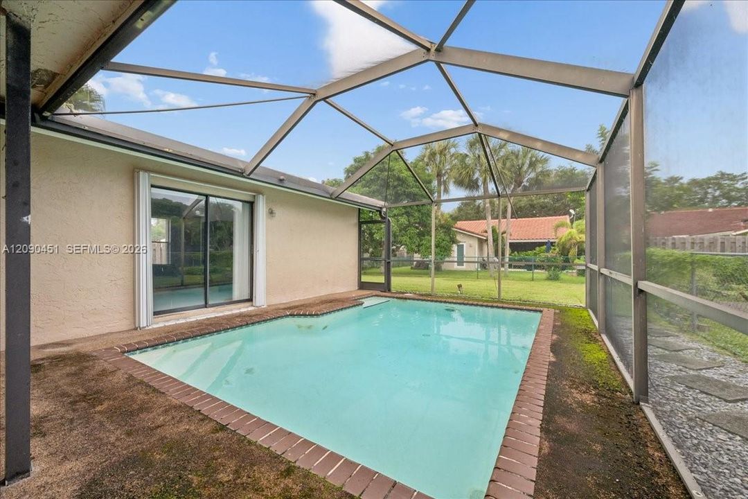 En Venta: $559,900 (4 camas, 2 baños, 1669 Pies cuadrados)