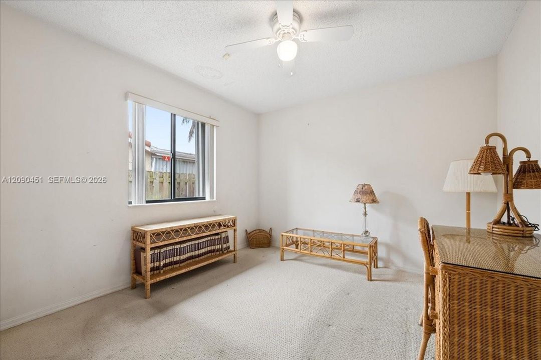 En Venta: $559,900 (4 camas, 2 baños, 1669 Pies cuadrados)