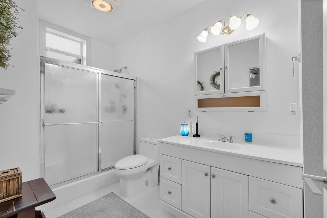 417 Royal Palm Ave-2