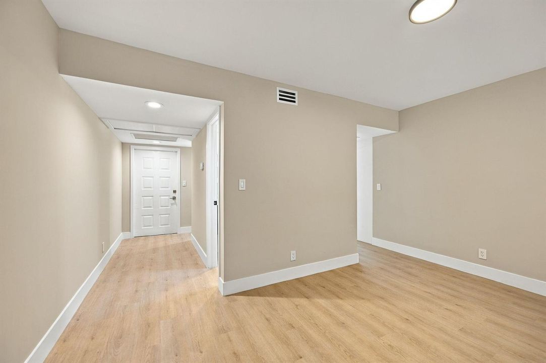 3-web-or-mls-806-cypress-grove-ln-303