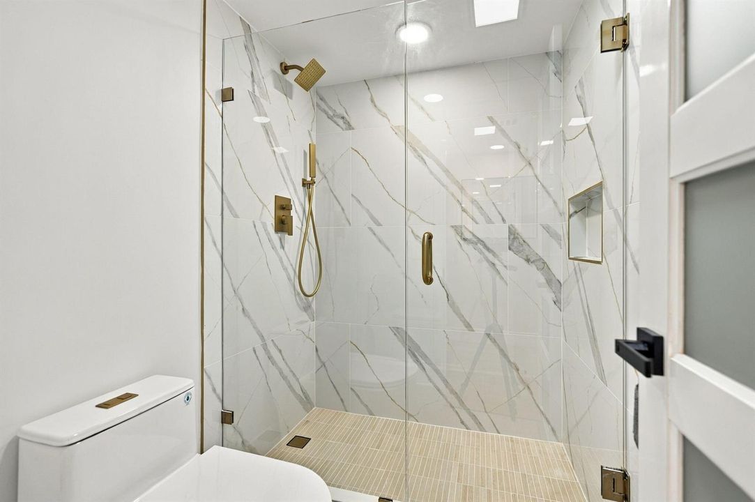19-web-or-mls-806-cypress-grove-ln-303