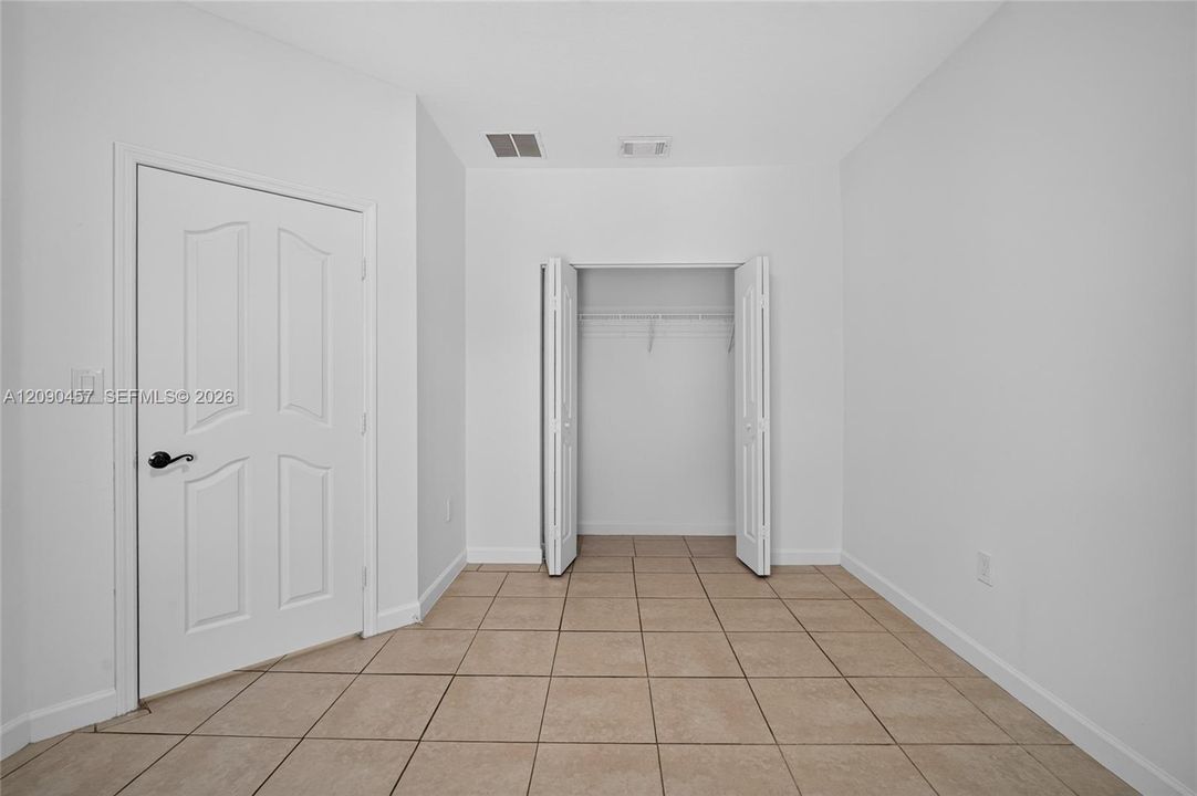 For Sale: $390,000 (3 beds, 2 baths, 1672 Square Feet)