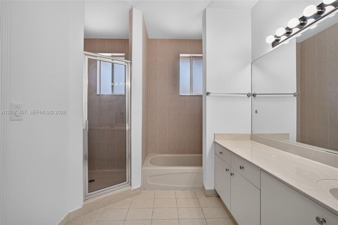 For Sale: $390,000 (3 beds, 2 baths, 1672 Square Feet)