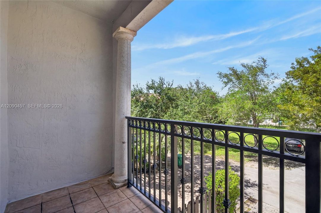 For Sale: $390,000 (3 beds, 2 baths, 1672 Square Feet)