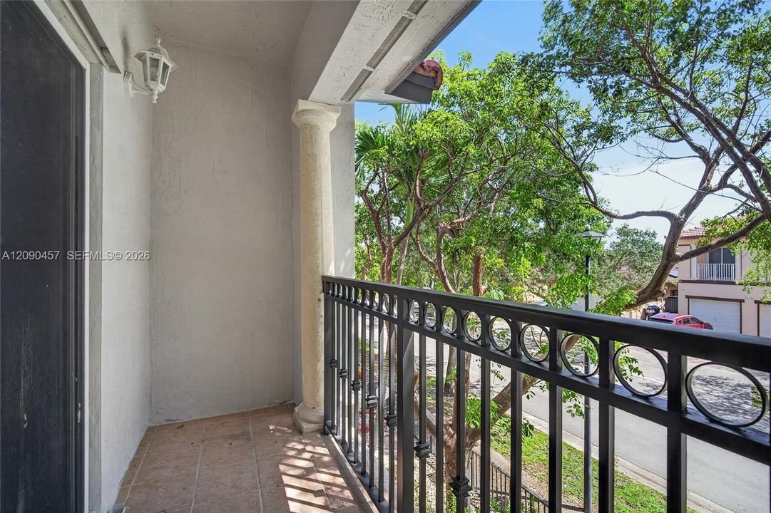 For Sale: $390,000 (3 beds, 2 baths, 1672 Square Feet)