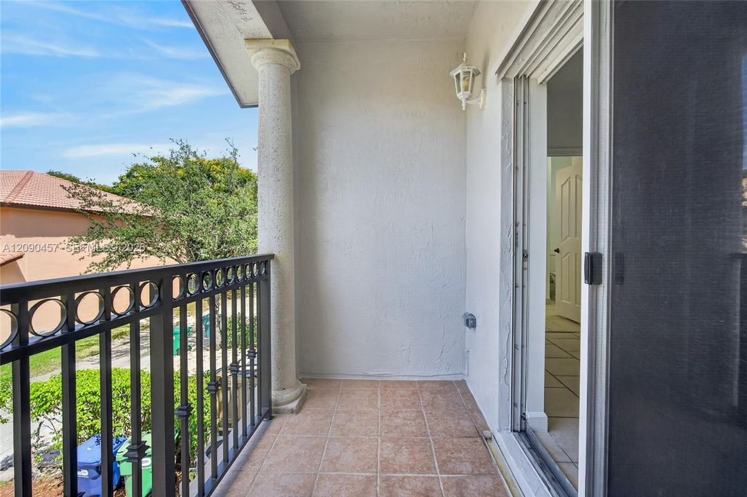 For Sale: $390,000 (3 beds, 2 baths, 1672 Square Feet)