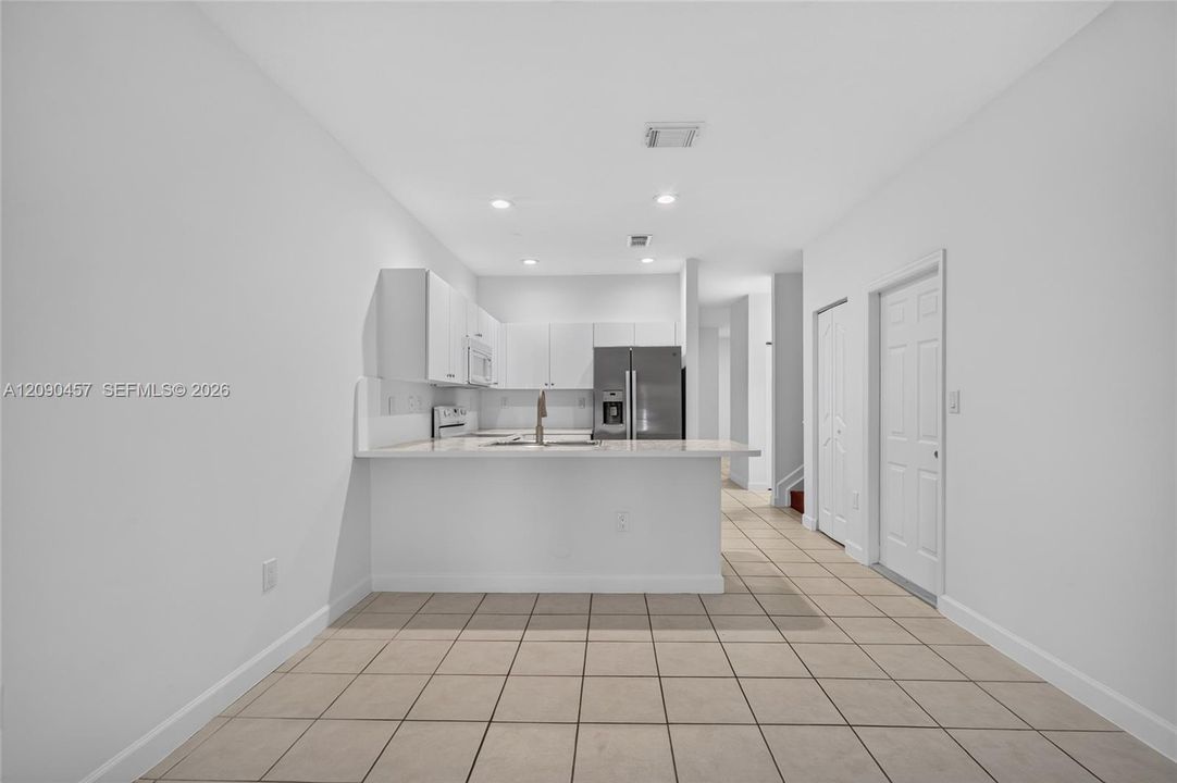 For Sale: $390,000 (3 beds, 2 baths, 1672 Square Feet)