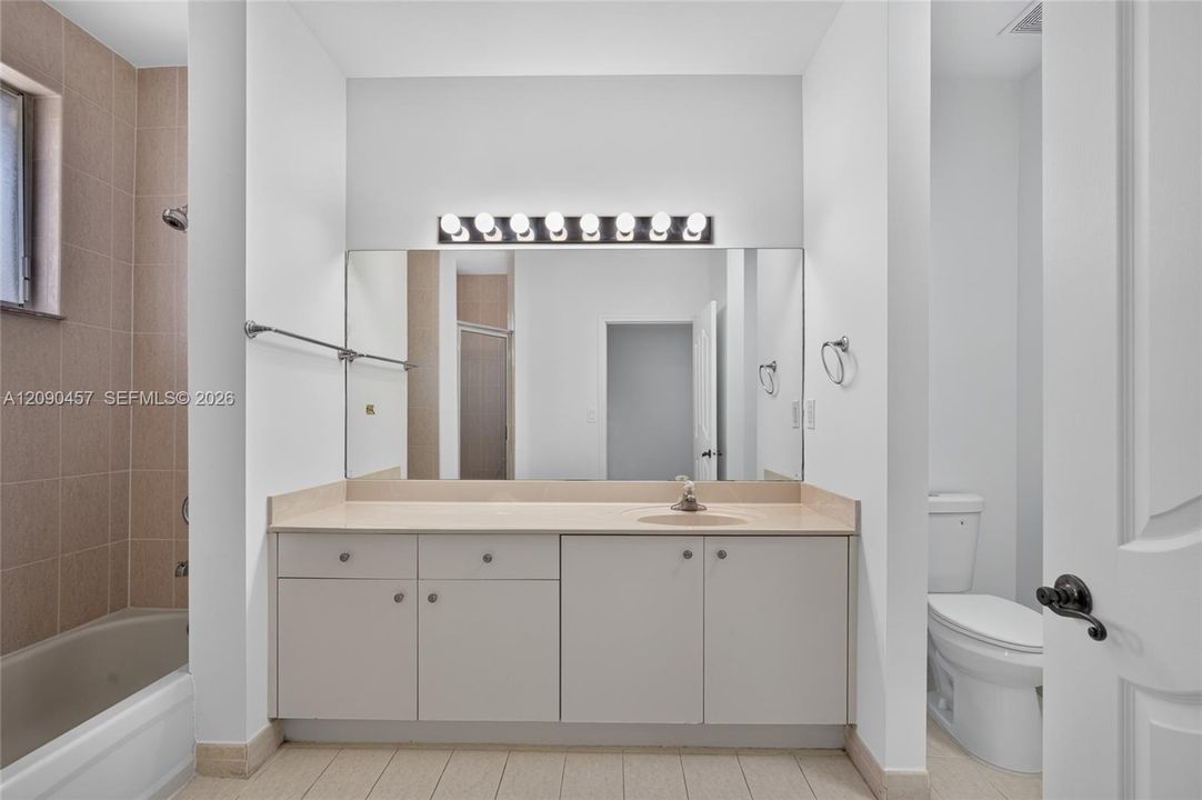 For Sale: $390,000 (3 beds, 2 baths, 1672 Square Feet)