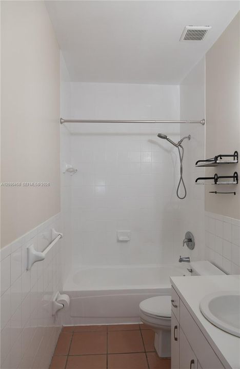 В аренду: $2,500 (1 спален, 1 ванн, 700 Квадратных фут)
