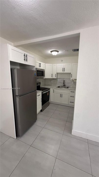En Renta: $2,800 (3 camas, 2 baños, 1050 Pies cuadrados)
