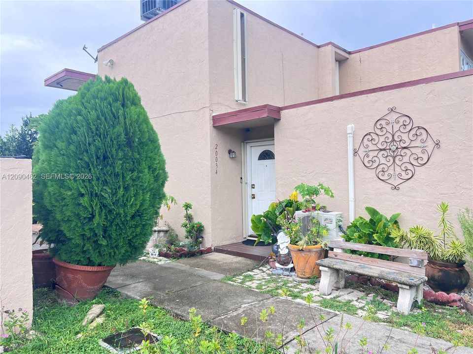 En Venta: $375,000 (3 camas, 2 baños, 1202 Pies cuadrados)