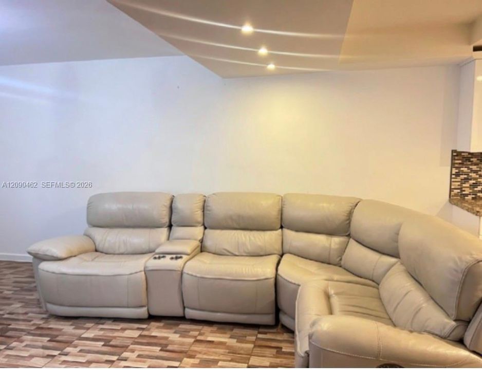 En Venta: $375,000 (3 camas, 2 baños, 1202 Pies cuadrados)
