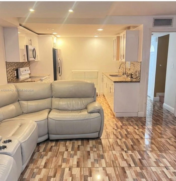 En Venta: $375,000 (3 camas, 2 baños, 1202 Pies cuadrados)